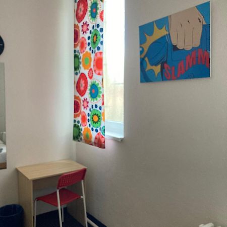 Hostel Praha Ladvi Eksteriør bilde