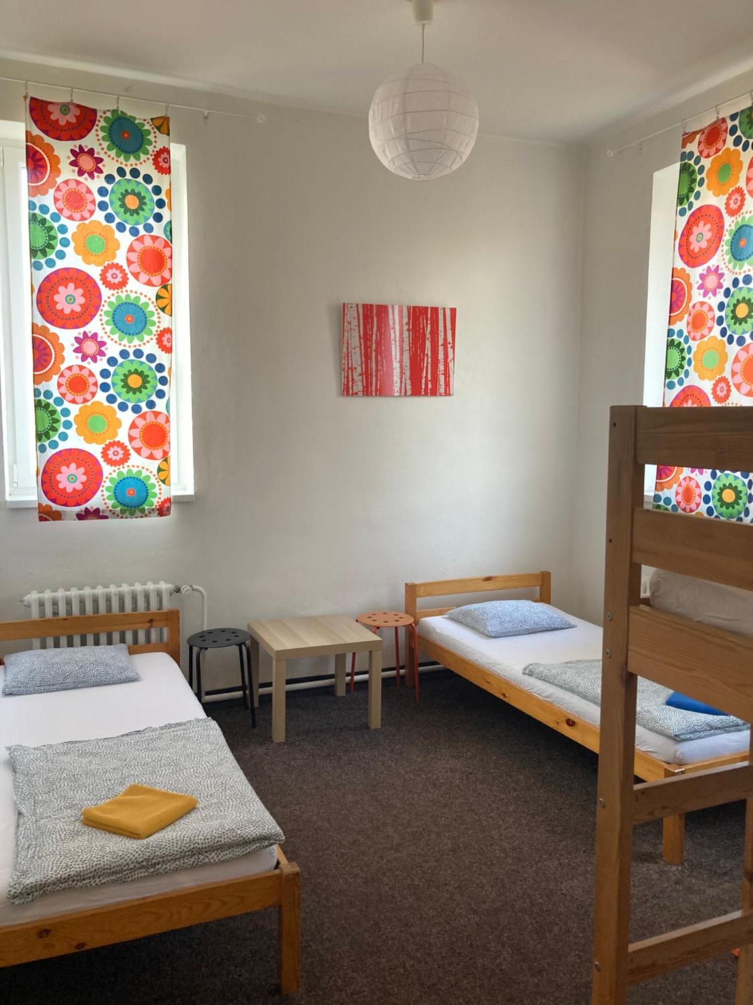 Hostel Praha Ladvi Eksteriør bilde