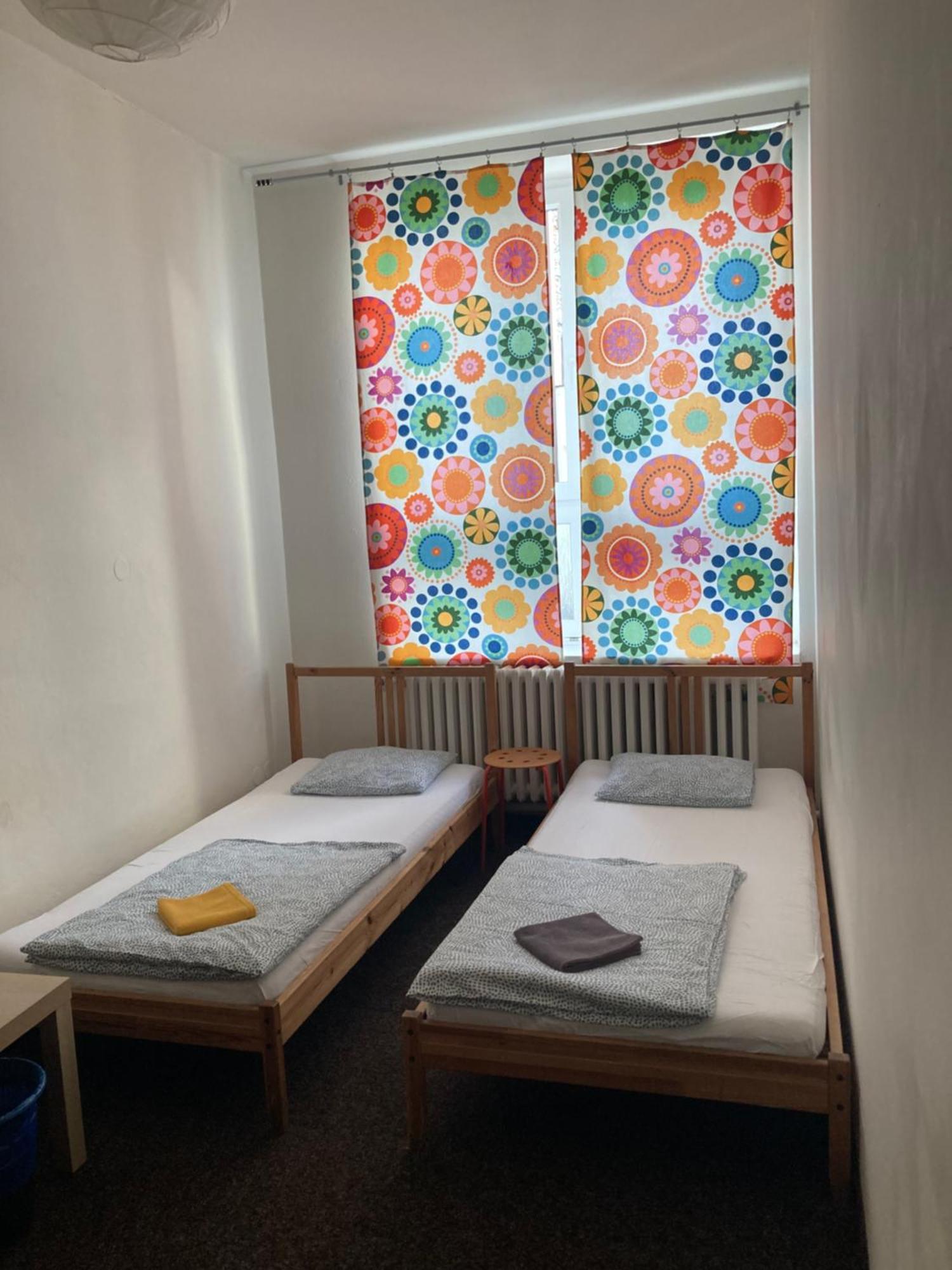 Hostel Praha Ladvi Eksteriør bilde